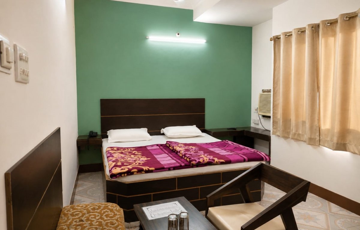 Deluxe AC Room